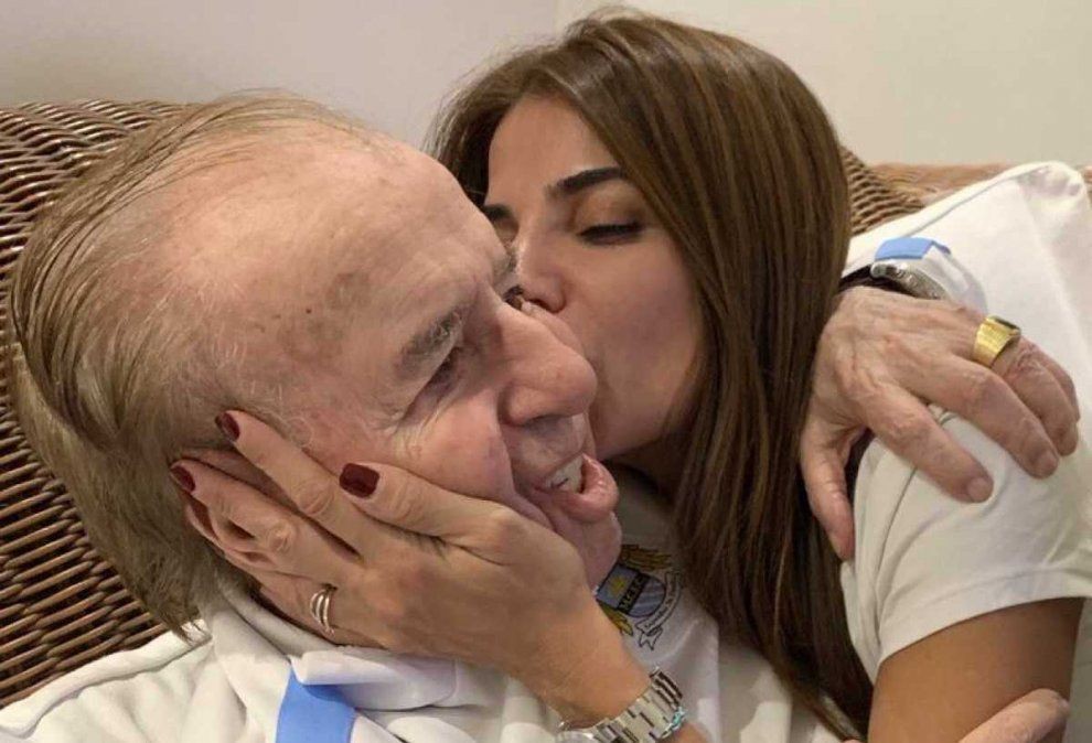 Menem se encuentra "estable", aunque permanecerá internado | Política y economía