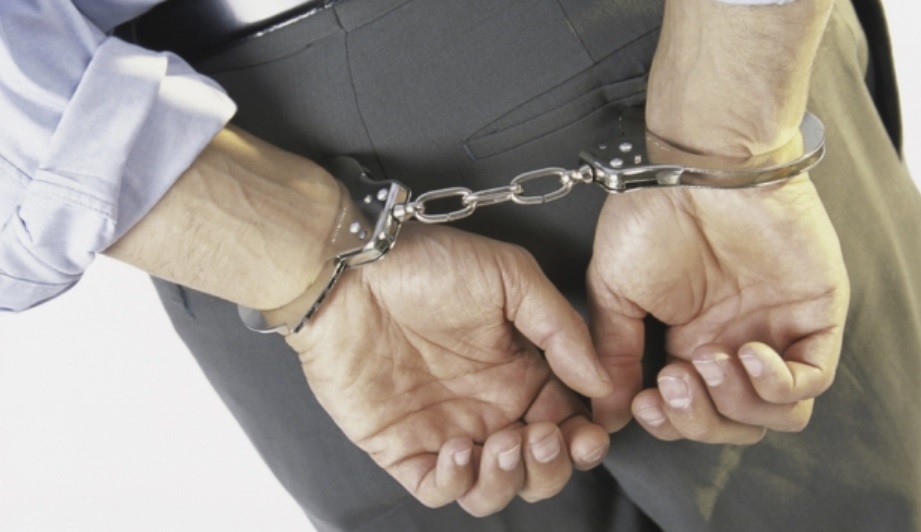 Condenado por pagar para que le rompieran los dedos a su hijo por ser homosexual | Internacionales