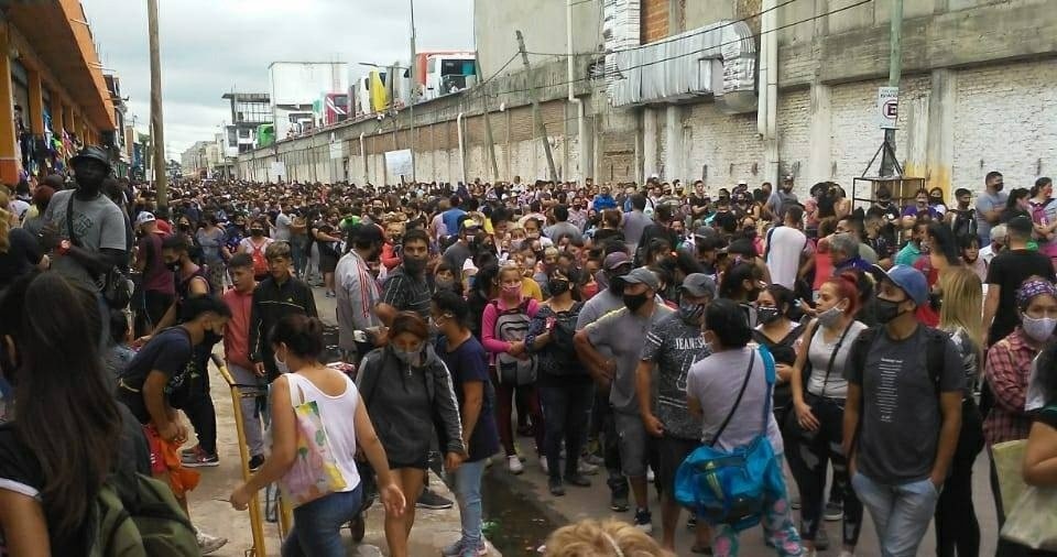 Descontrol en feria de La Salada por las compras en la previa de las Fiestas | Actualidad
