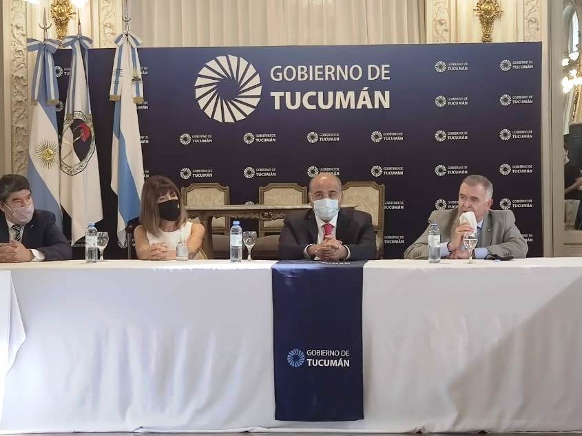 El mea culpa de un gobernador: “Les agradezco por disimular los errores que cometo” | Política y economía