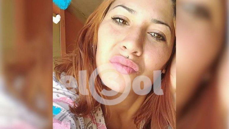 Una mujer prendió fuego a su ex y a la actual pareja del hombre en una parada de colectivos | Actualidad