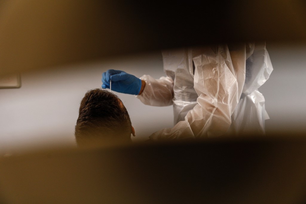 Francia: detectan el primer caso de coronavirus con la nueva cepa de Sudáfrica | Internacionales