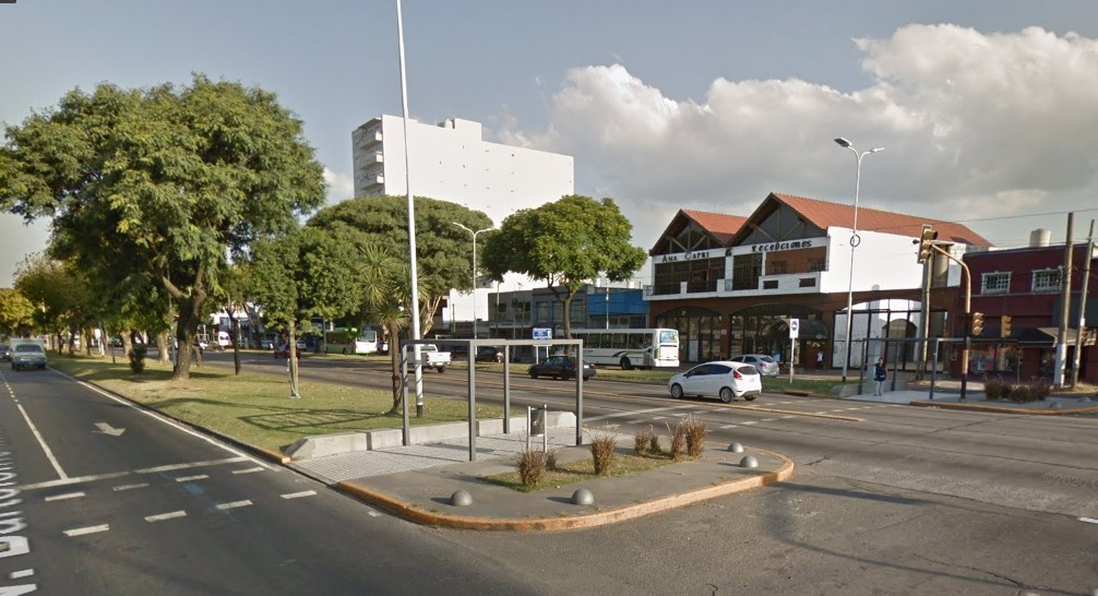 Lo apuñalaron cuando esperaba el colectivo y detuvieron a su ex | Actualidad