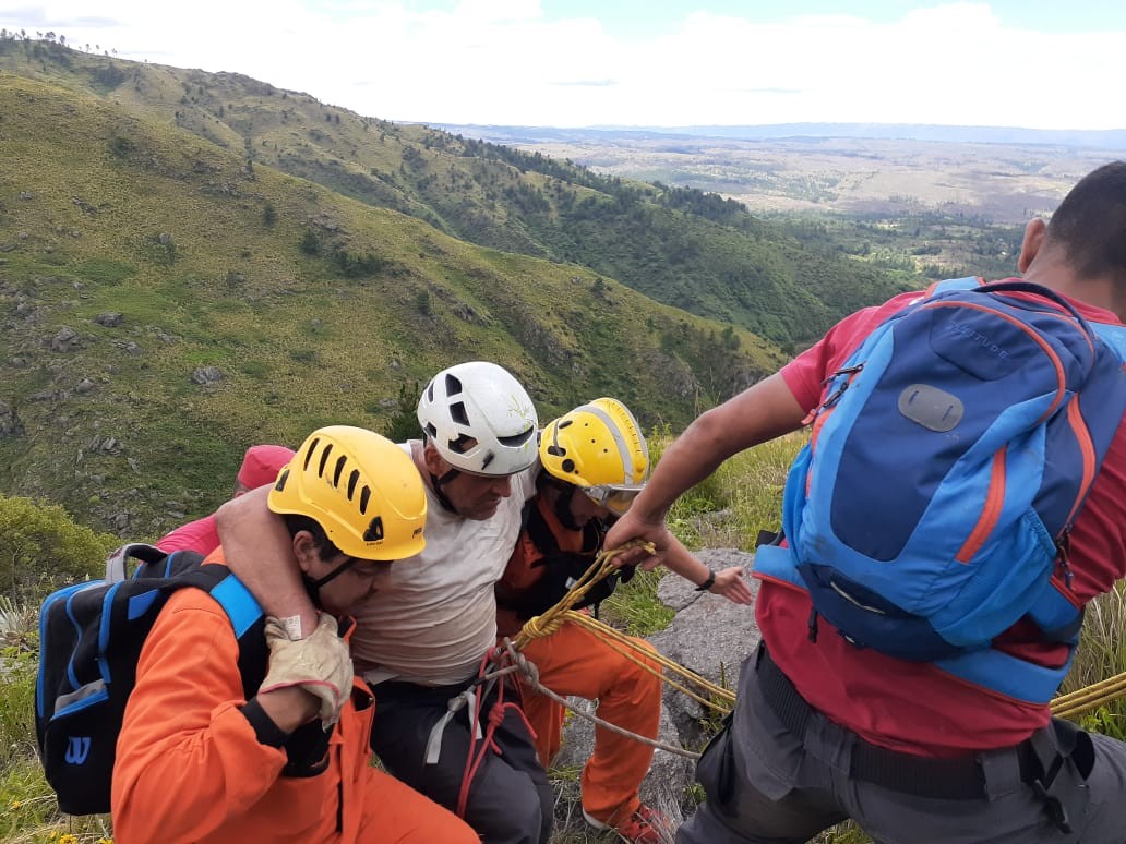 Cerro Champaquí: rescataron a un hombre que estaba perdido desde el jueves | Córdoba