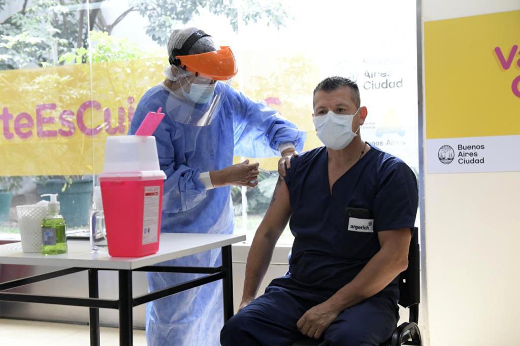 Tras aplicar 52.195 vacunas Sputnik, se reportaron 1.088 eventos: 97,7% leves | Actualidad