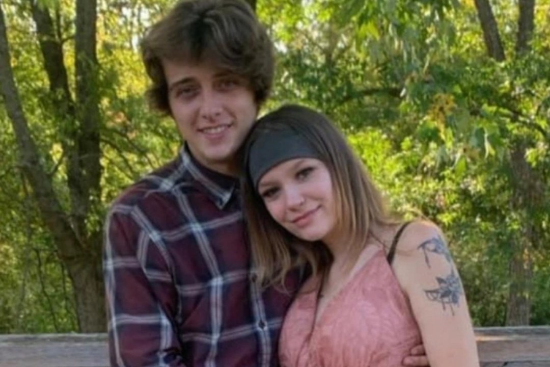 La increíble historia de la pareja de jóvenes que sólo tiene sexo en Navidad | Curiosidades