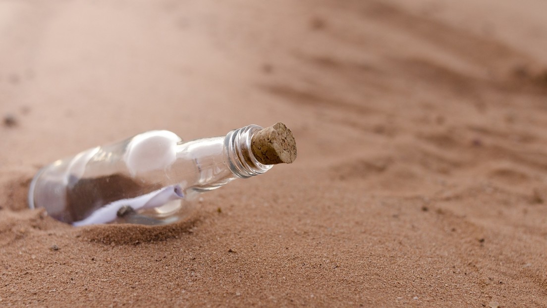 Encuentran en Papúa Nueva Guinea una botella con un mensaje, arrojada al océano hace dos años | Curiosidades