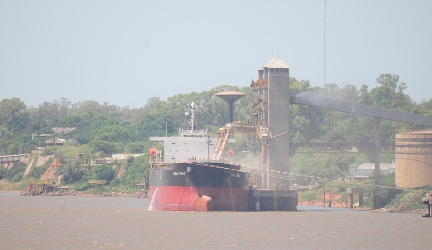 Barco varado interrumpe la navegación del Río Paraná | Actualidad