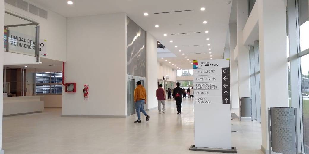 Llegó al hospital en bicicleta tras ser apuñalado en un intento de asalto | Actualidad