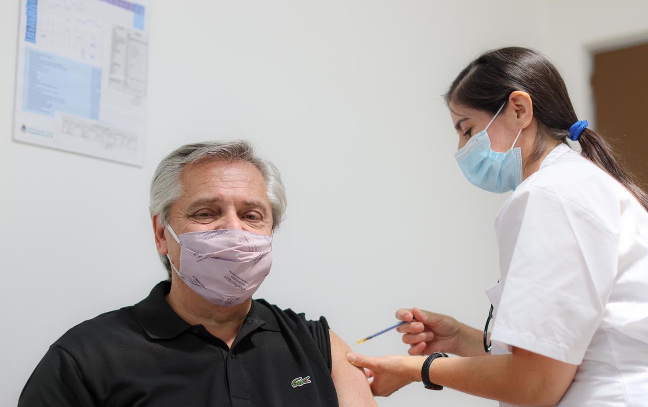 Alberto Fernández recibió la primera dosis de la vacuna Sputnik V | Actualidad