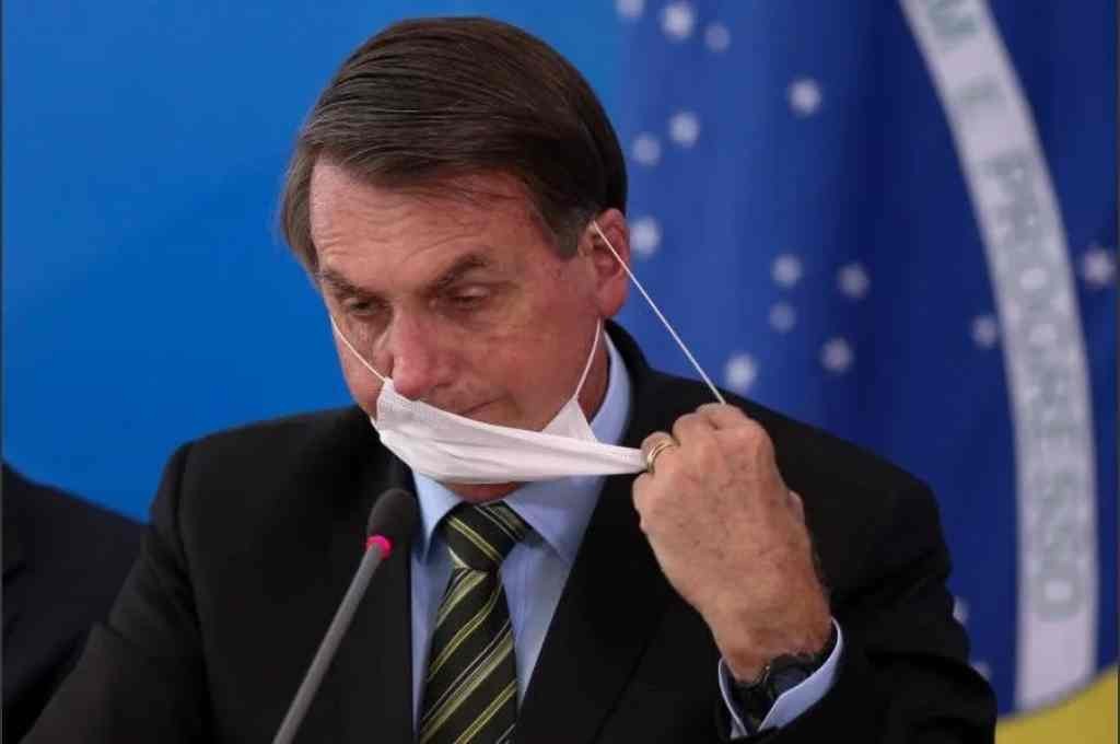 Bolsonaro volvió a cuestionar la eficacia de las vacunas contra el coronavirus | Internacionales