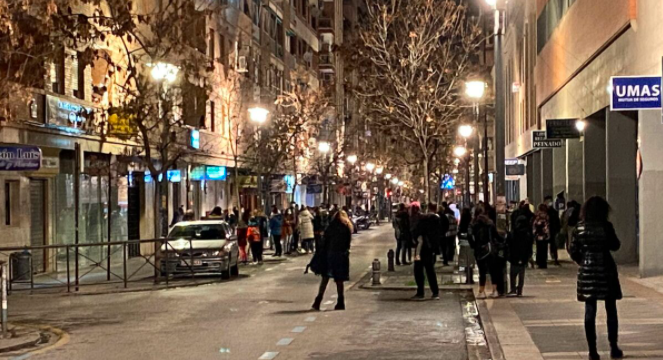 Pánico en Granada Capital y pueblos de la provincia: la gente sale a la calle por el temor generado por los temblores | Internacionales