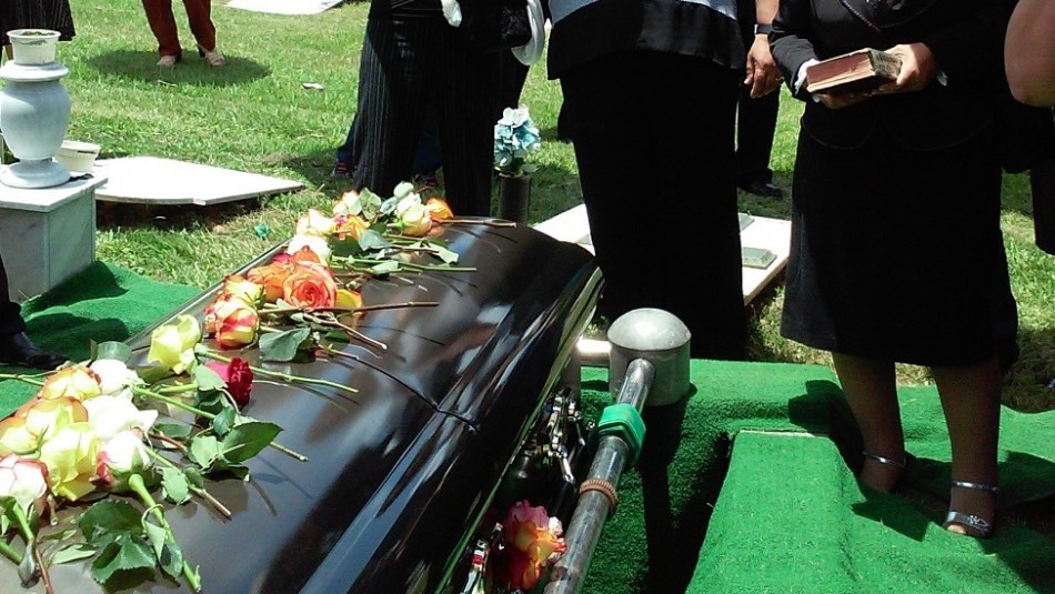 Una mujer ocultó que tenía coronavirus, contagió a su pareja y sus hijos: murieron todos | Internacionales