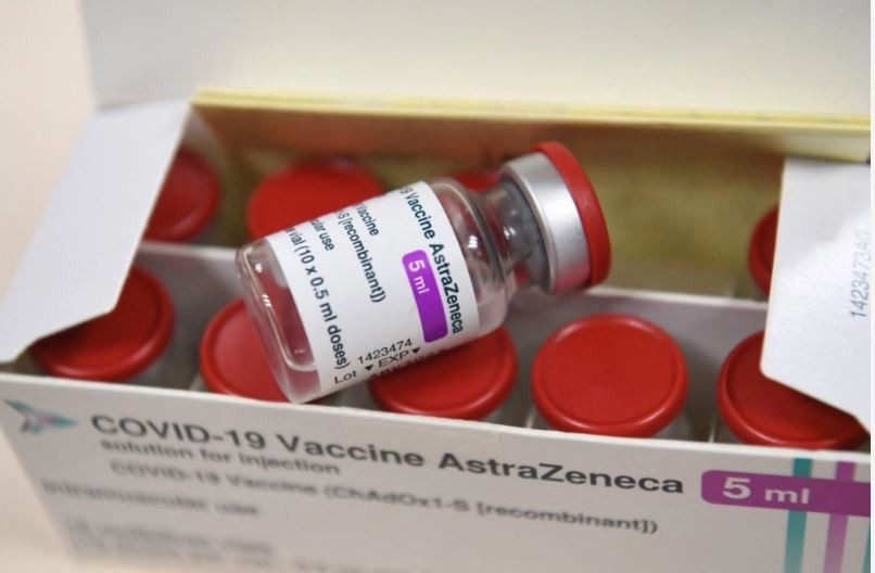 Llegan las primeras 580 mil dosis de la vacuna de AstraZeneca y Oxford producida en la India | Actualidad