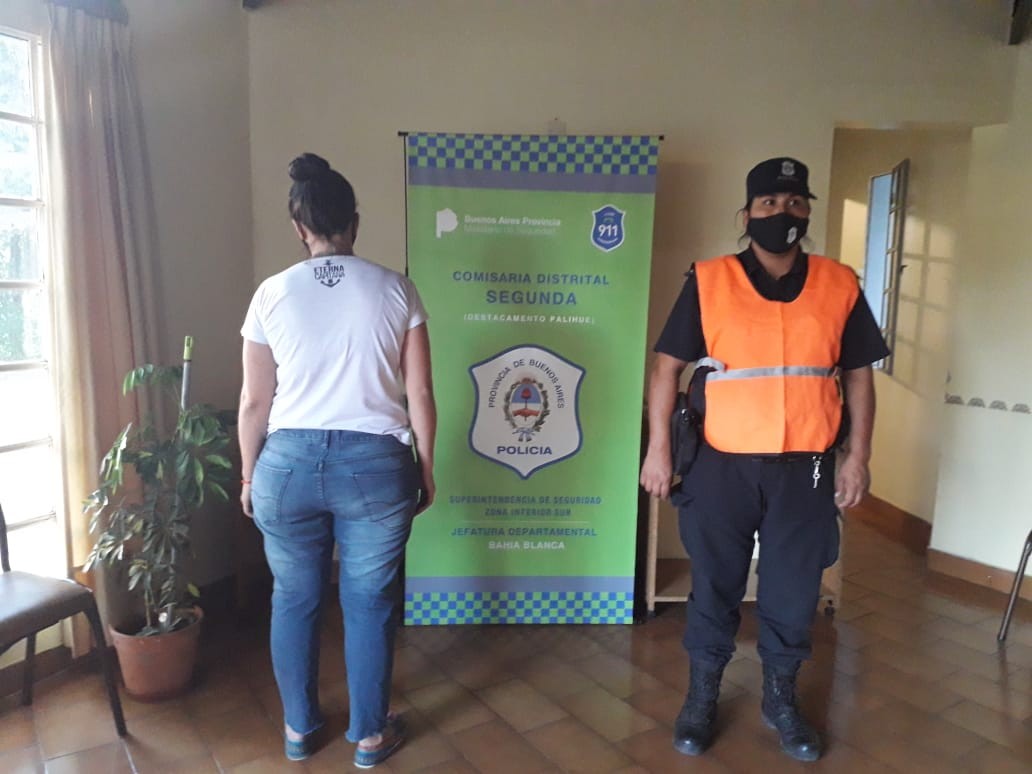 Una mechera llevó a tres menores de edad para que la ayuden a robar en Walmart | Telefe Noticias