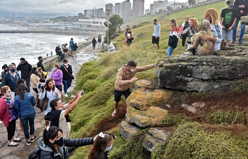 Después del furor por la estatua proponen que ese espacio sea "El sendero de la Mujer" | Actualidad