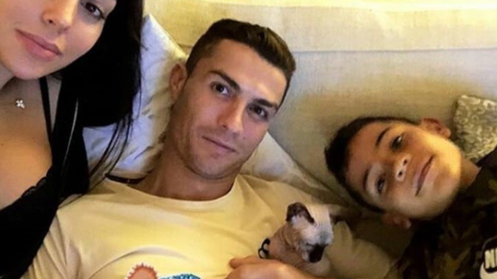 Atropellaron al gatito de Cristiano Ronaldo y lo mando a España en jet privado para que lo traten | Curiosidades