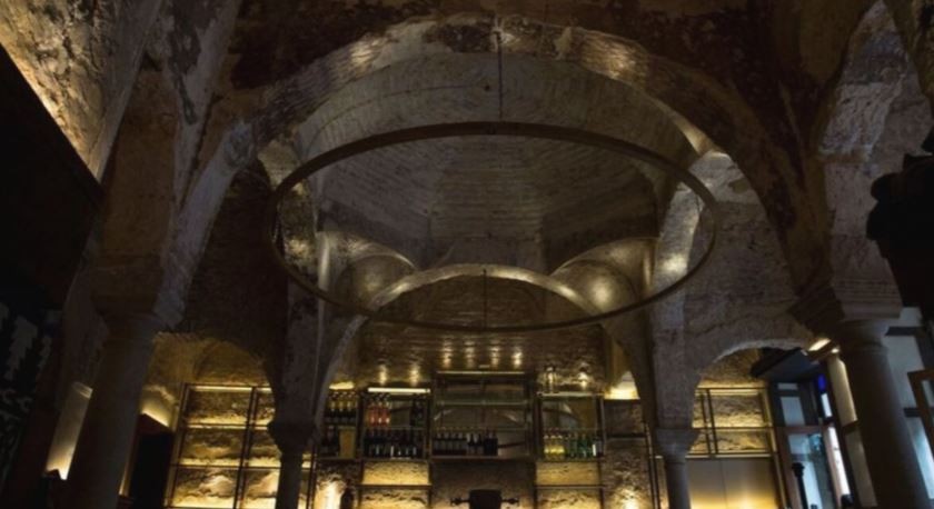 Hallaron un baño islámico del siglo XII en un bar de Sevilla | Internacionales