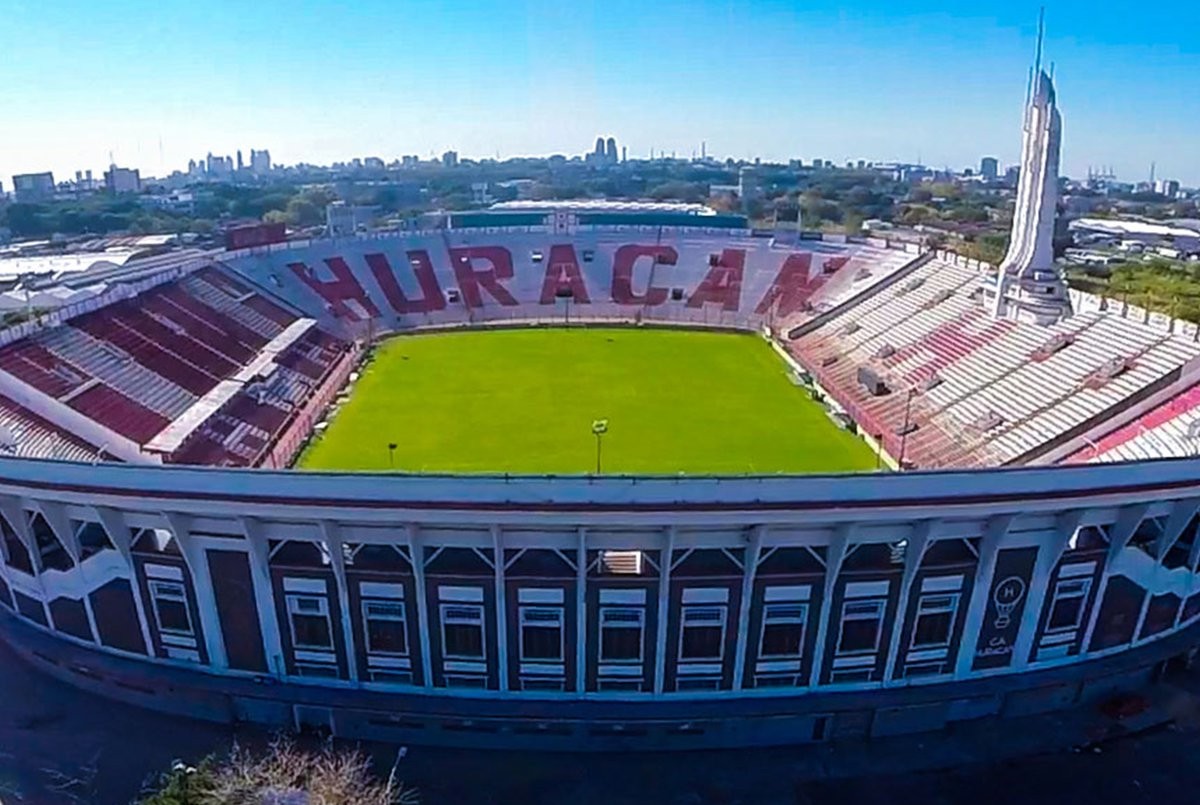 Los avisos fúnebres virales tras la muerte de un ex presidente de Huracán: se cruzaron esposa y amante | Actualidad