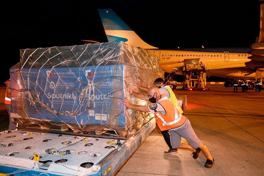 Llegaron más de 500 mil dosis de vacunas Sputnik V y 96 mil chinas | Actualidad