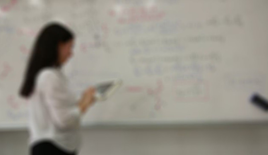 Hombre demanda y reclama indemnización a una docente que tuvo en la escuela por abuso sexual | Internacionales