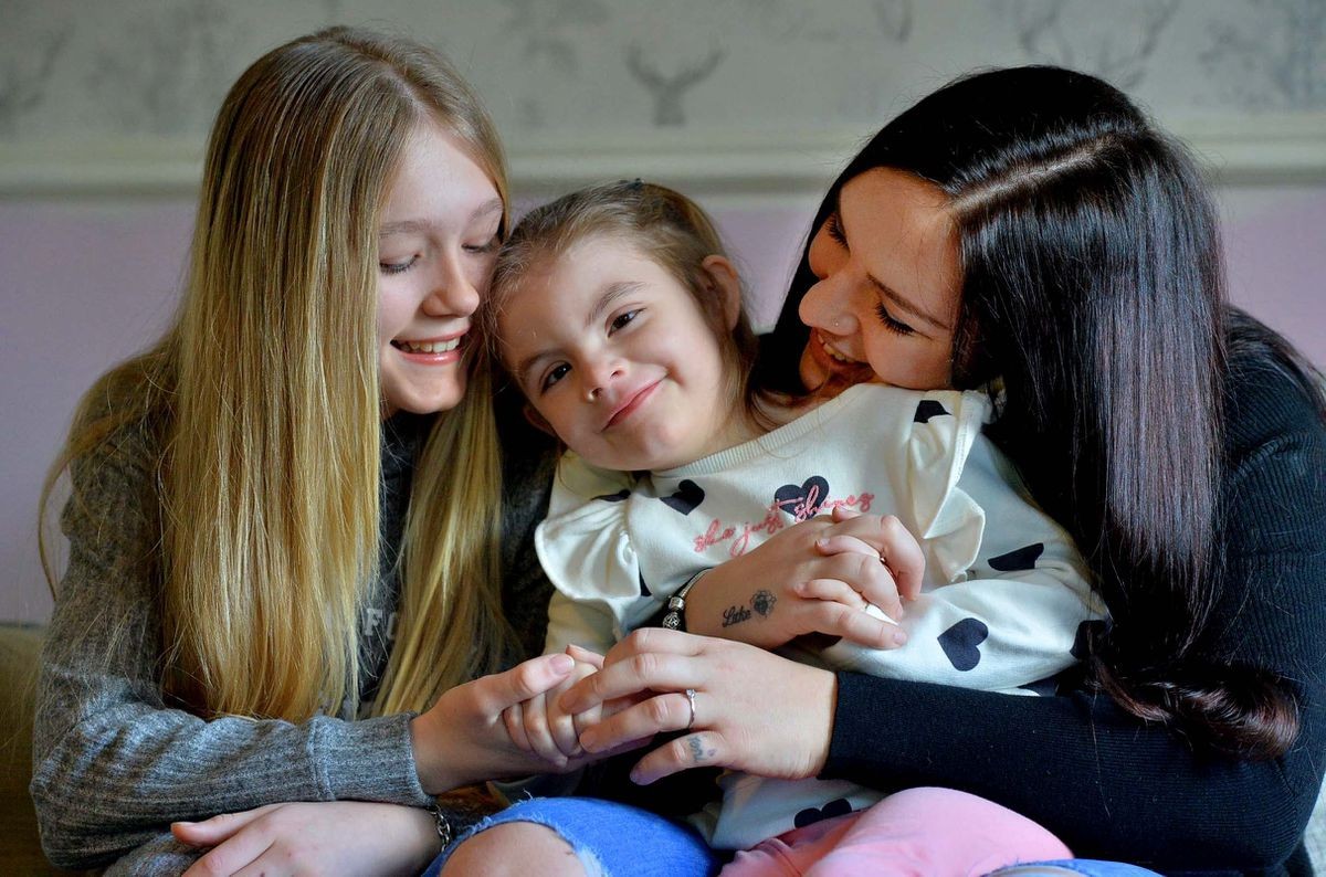 La nena de 3 años que puede morir por "exceso de emociones" | Internacionales