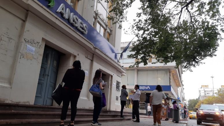 Por cuatro casos de Covid-19 suspenden atención en Anses de calle Rivadavia | Córdoba