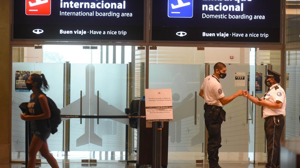 Viaje de egresados: hay 143 argentinos varados en Cancún tras el escándalo de los testeos truchos | Actualidad