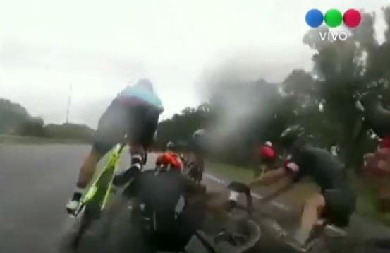 Un choque de ciclistas provocó un accidente en la Panamericana | Actualidad