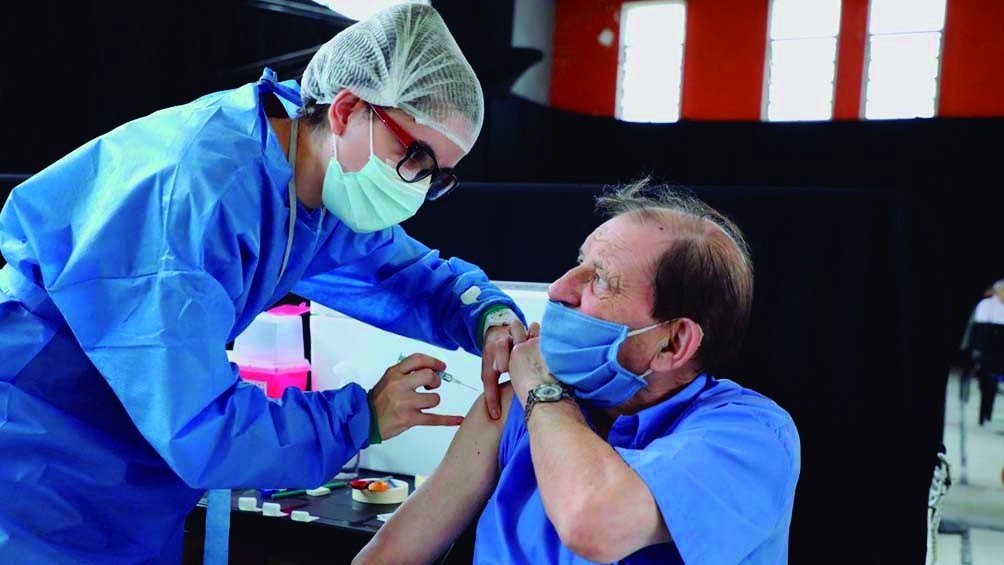 Inmunidad, contagio, variantes: diez preguntas sobre las vacunas contra el coronavirus | Actualidad