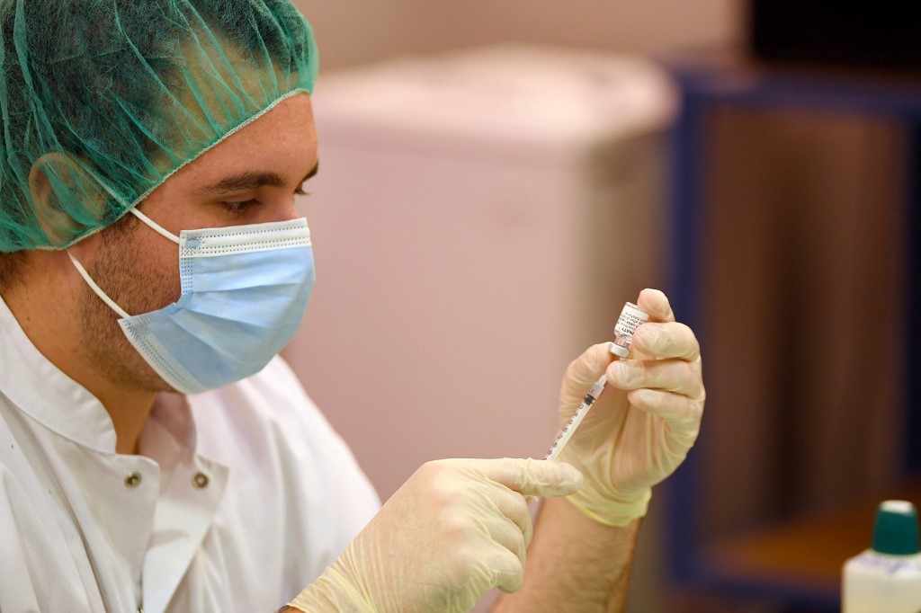 Pfizer cree que "probablemente" sea necesaria una tercera dosis de la vacuna contra el coronavirus | Actualidad