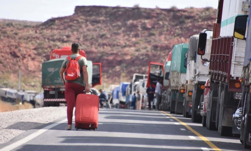 Se agrava el conflicto con trabajadores de la salud en Neuquén: anuncian corte de puentes | Política y economía