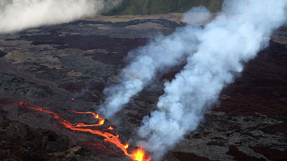 Francia: encontraron muertos a dos jóvenes en el volcán de la Isla de La Reunión | Internacionales