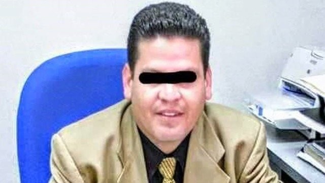 "Dejame cortar la clase": el momento en que una maestra es agredida por su pareja en pleno zoom | Internacionales