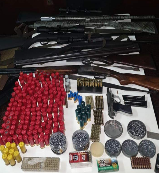 Secuestran un impresionante arsenal en un allanamiento por maltrato animal | Actualidad