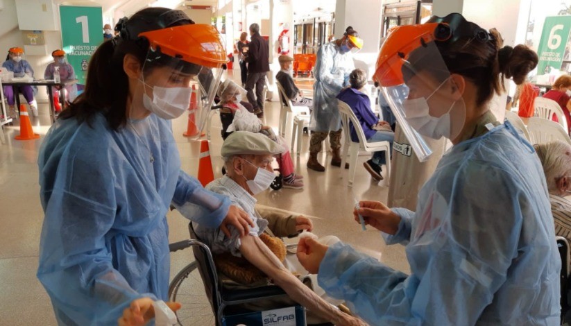 Faltan vacunas y llega “lo que hay”: ¿qué dosis pueden combinarse aunque tengan distinto nombre? | Córdoba