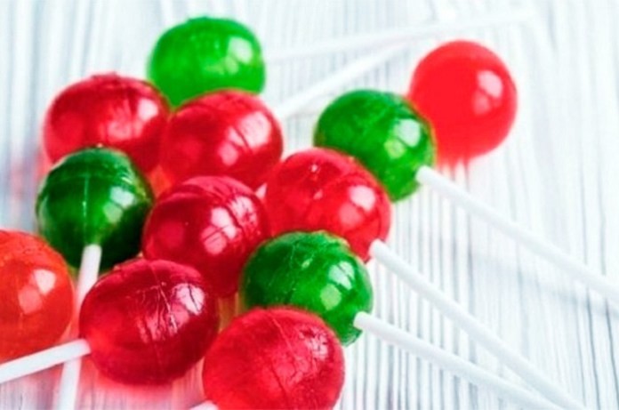 Prueban tests para detectar Covid con forma de chupetines para niños | Internacionales