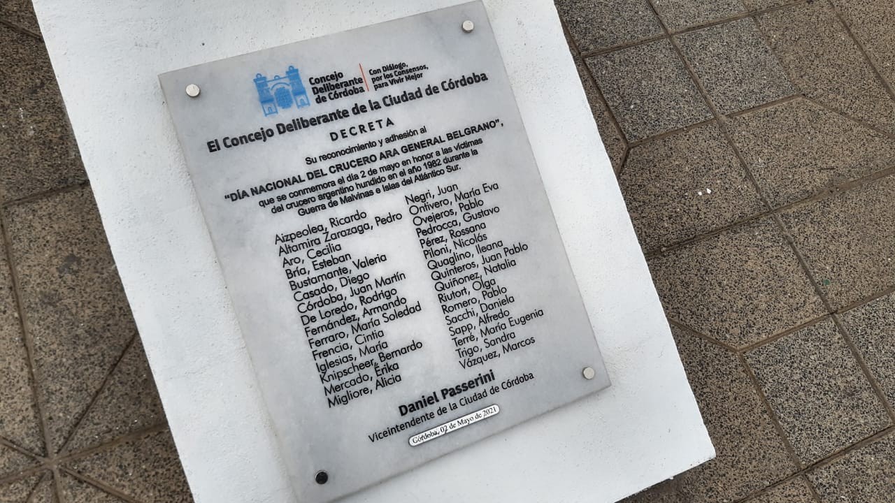 Polémica en Córdoba: Homenajearon con una placa a héroes de Malvinas pero pusieron el nombre de los concejales | Córdoba