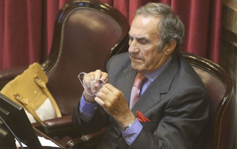 Internaron al senador nacional Carlos Reutemann | Política y economía