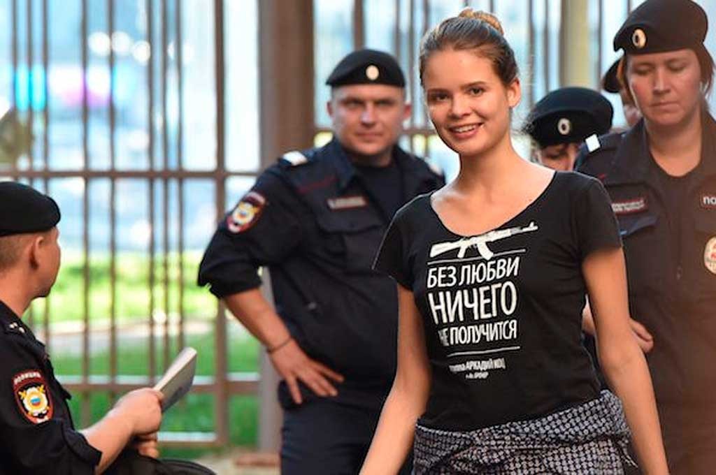Detienen en Moscú a una integrante del grupo de punk ruso Pussy Riot | Espectáculos