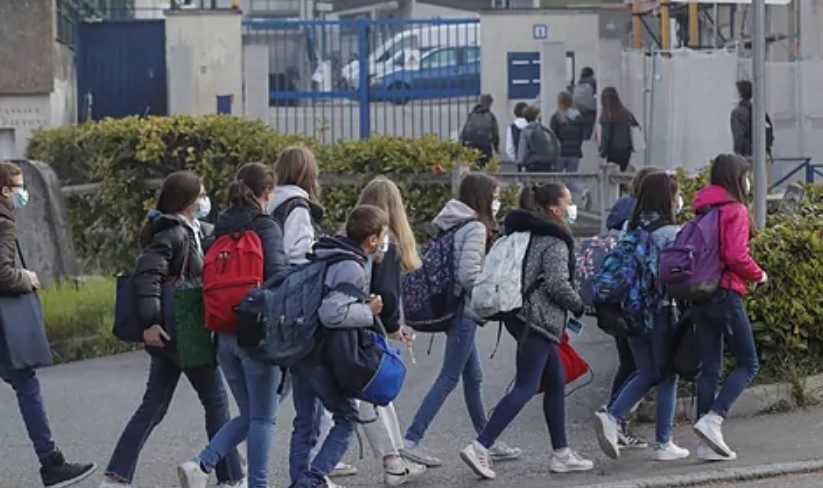 Francia prohíbe el lenguaje inclusivo en escuelas: "Obstáculo a la comprensión de la escritura" | Internacionales