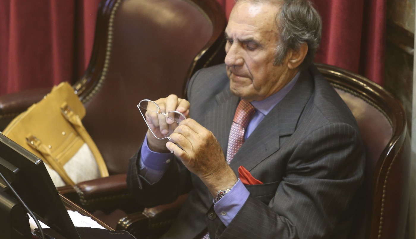 Se complicó la salud de Reutemann: sufrió "una descompensación hemodinámica" y fue trasladado | Actualidad