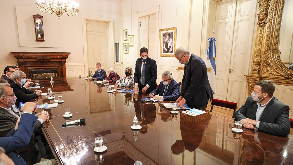 El Gobierno acordó un 35% de aumento con los gremios universitarios docentes y no docentes | Actualidad