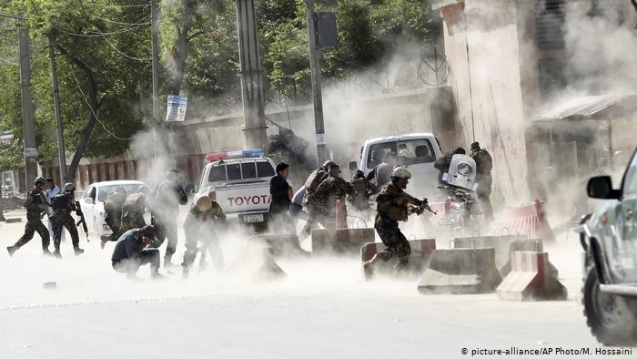 Terror en Afganistán: 50 víctimas fatales, la mayoría chicas entre 11 y 15 años, por un atentado a un colegio | Internacionales
