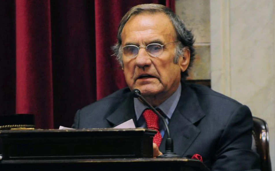 Se agravó la salud de Reutemann: le detectaron una hemorragia del tracto digestivo inferior | Política y economía