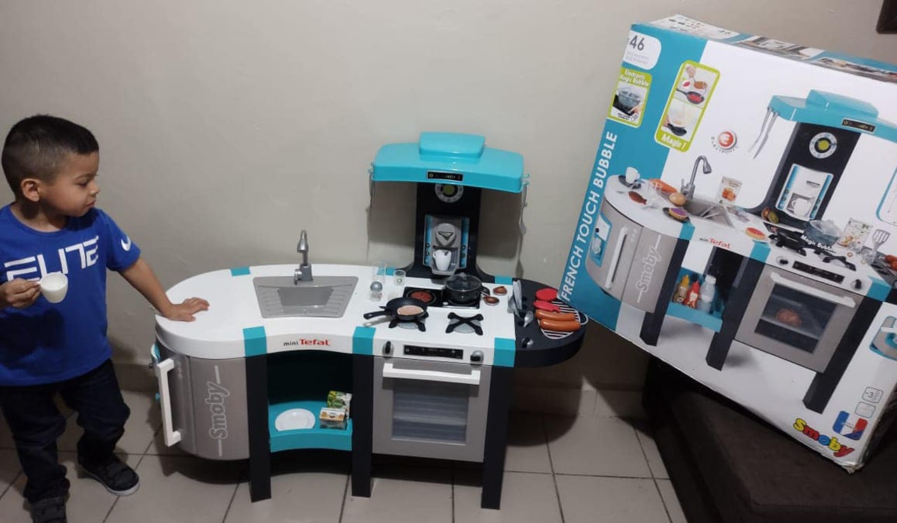 Le pidió una cocina a sus padres y se la negaron: "No quiero ser niña, quiero ser chef" | Internacionales