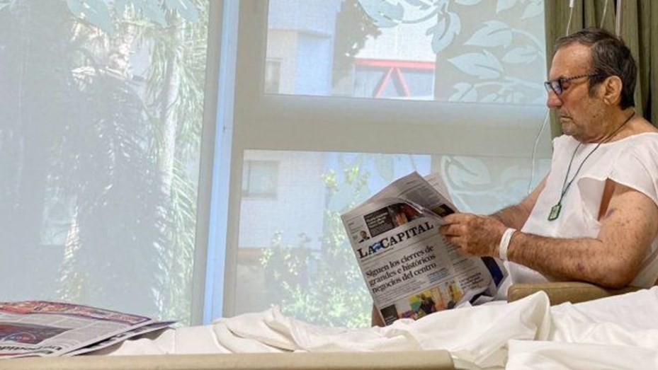 Carlos Reutemann salió de terapia intensiva y su familia compartió la primera foto de su internación | Política y economía