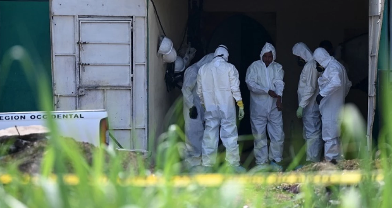 Encontraron 14 cuerpos en la casa de un ex Policía y temen que haya 40 más enterrados | Internacionales
