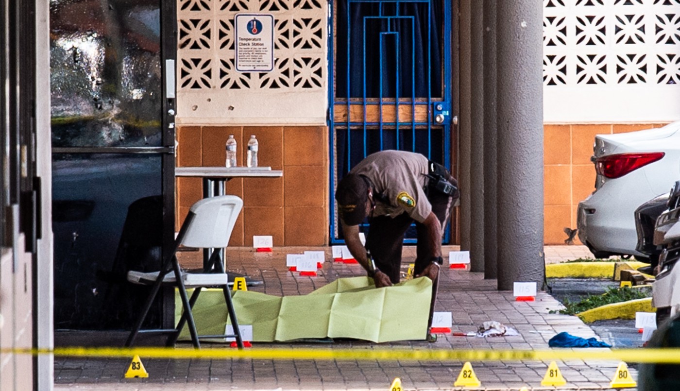 Dos muertos y 20 heridos en un tiroteo en Miami a la salida de un concierto | Internacionales