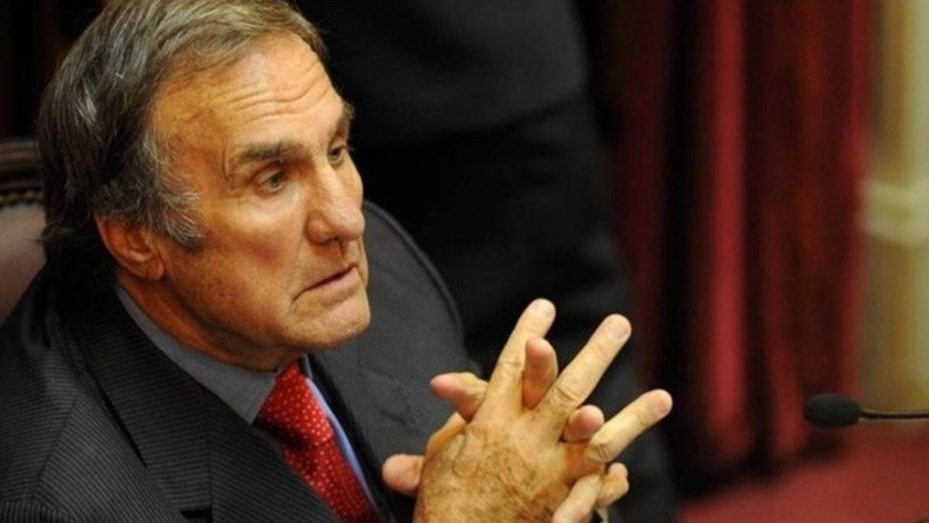 Carlos Reutemann continúa en terapia intensiva | Política y economía